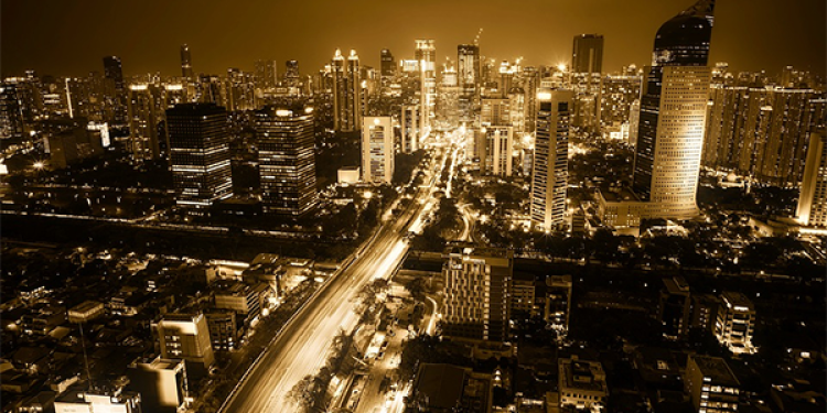 Indonesian Men Flogged For Gambling Alongside Amorous Couple