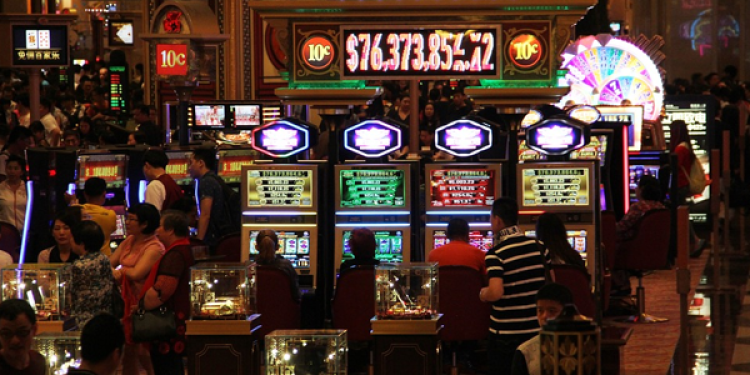 Legal Gambling in Hainan Could Hurt Macau Big Time