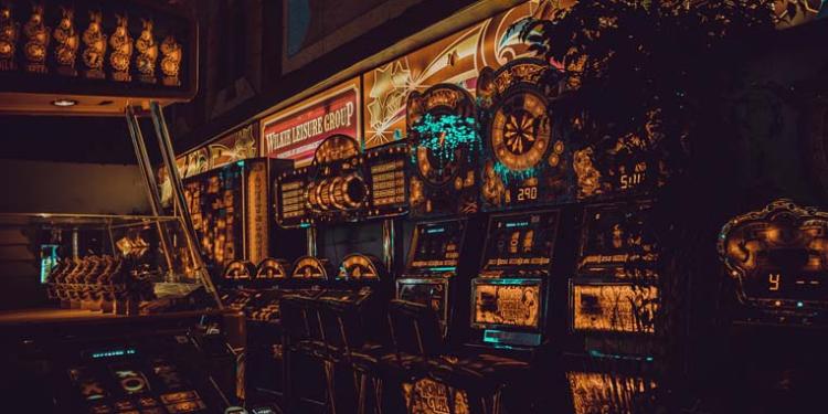 Tropica Casino Slide 1