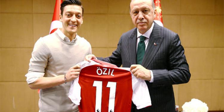 Mesut Ozil Defends His Picture with Turkish President Recep Tayyip Erdogan