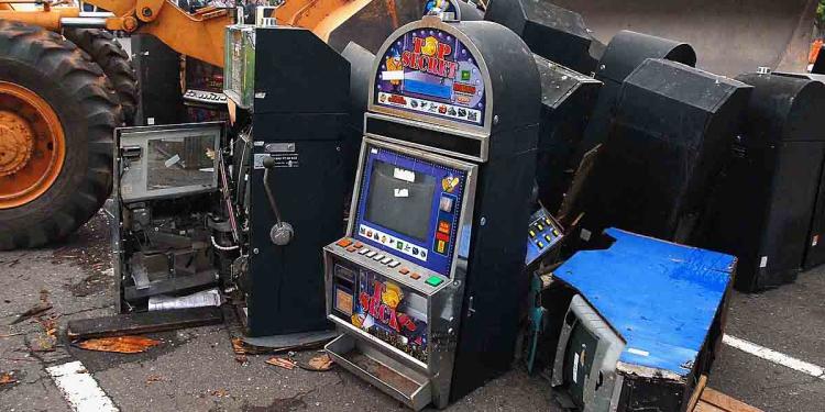 Credit Card Ban in Gambling: A Silver Bullet Against Pathological Gambling?