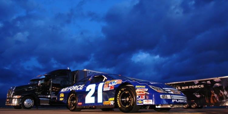 NASCAR South Point 400 Predictions Favor Larson for the Victory