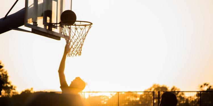 Top 6 Shortest Basketball Players in History