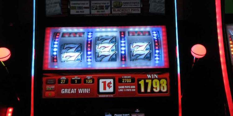 How to Play Slot Machines Like a Smart Person