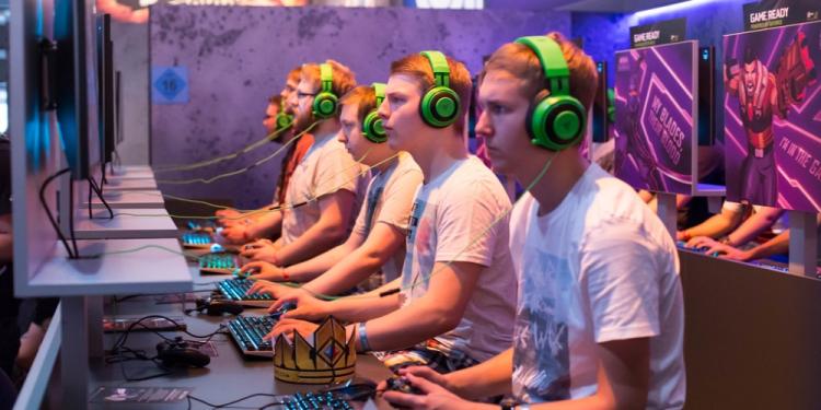 Best Esport Players in 2022: MVPs of The Early Seasons