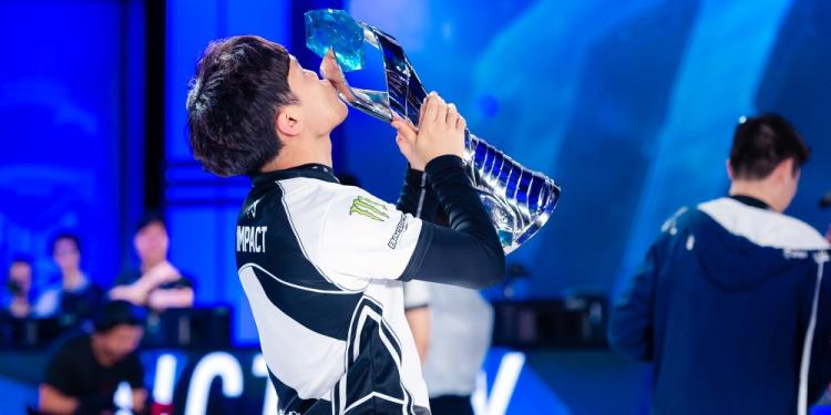 Biggest Prizes in eSports: 5 Highest Trophies