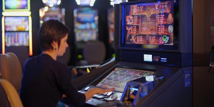 Unusual Casino Slot Machines: Slotzilla and Silver Strike