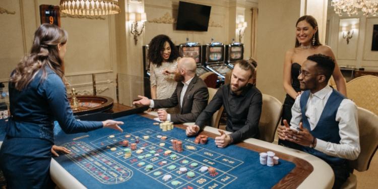 Land-Based Casino Etiquette For Beginner Gamblers