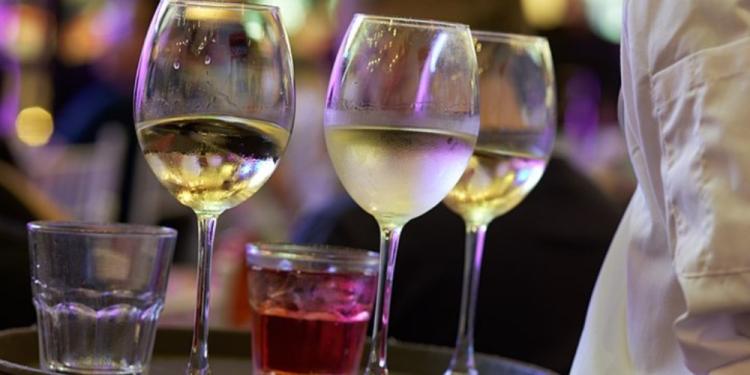 How to Get Booze During the World Cup 2022