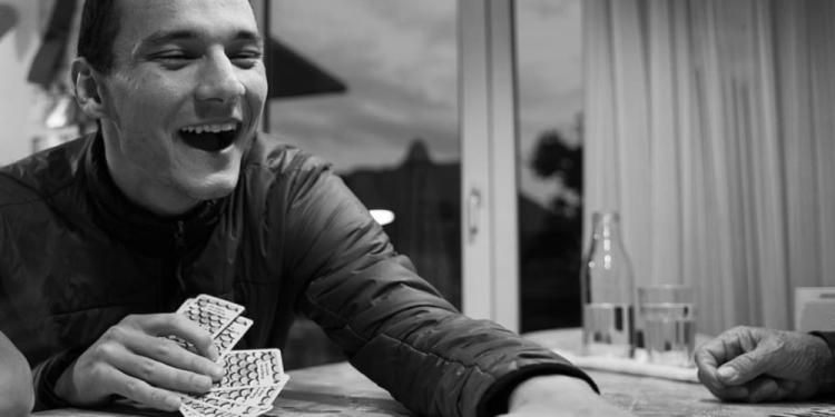 Card Games To Play With The Family – Top 7 Decks For A Vacation