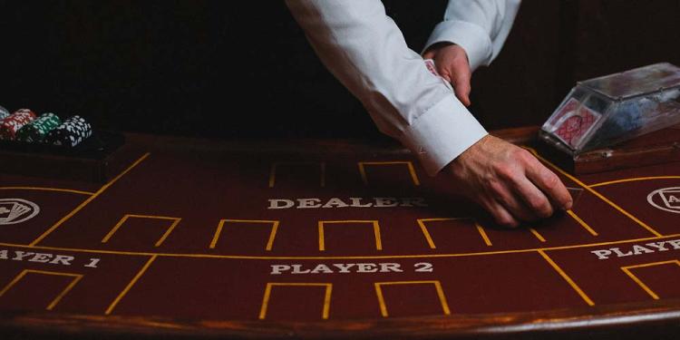 The Croupier Movie Review – How Close Is It To Real Casino Life?