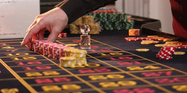 What Are The Easiest Casino Games To Relax With?