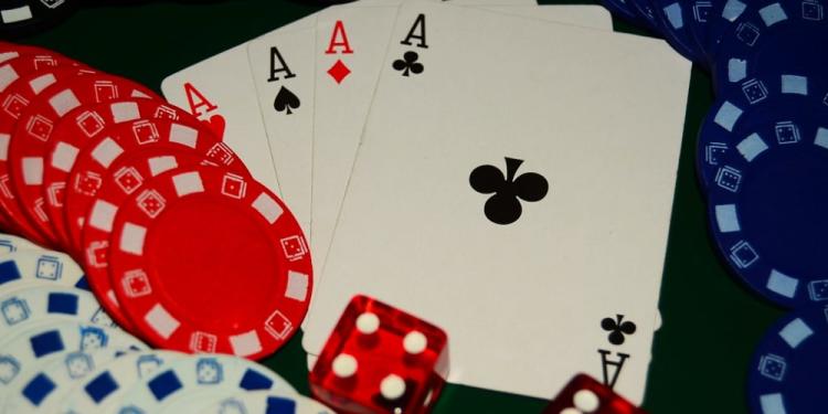 Poker in Casino Royale – The Weirdest James Bond Game Play