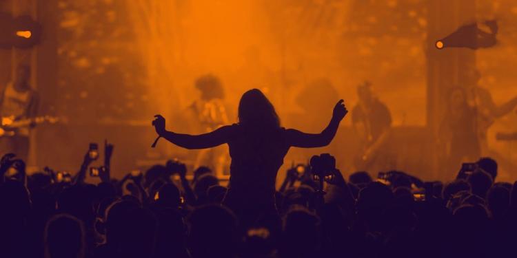 Best Celebrities In Vegas – Artists Who Will Blow The Stage Up