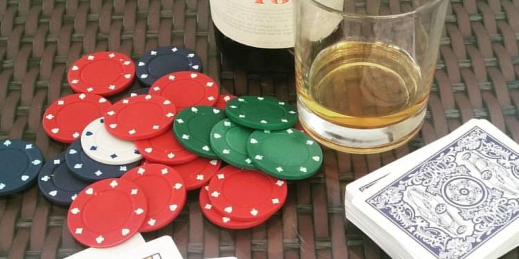 How To Practice Responsible Drinking And Gambling At Casinos