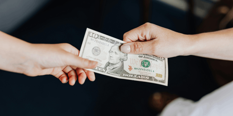 Should I Tip A Casino Dealer? – How Culture Change Expectations