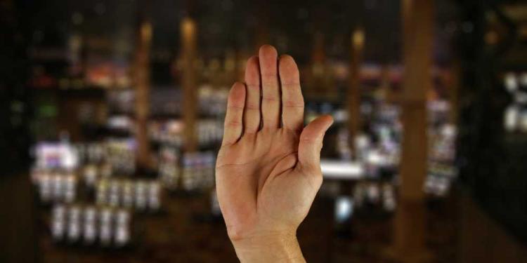 Top 6 Things To Not Do While Visiting A Casino – Essential Rules