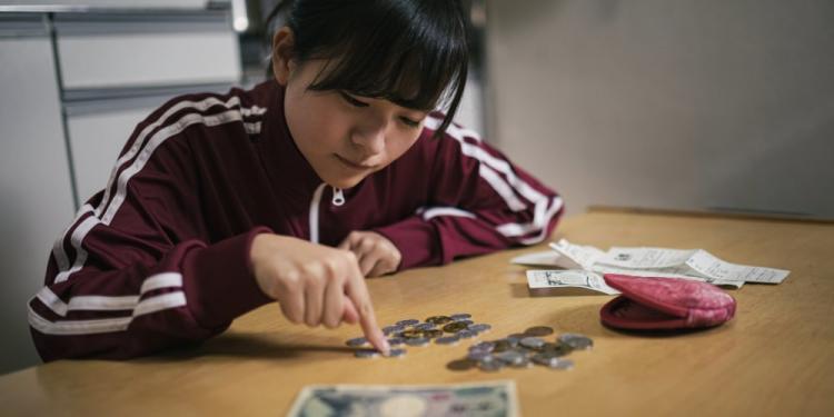 Best Ways To Stop Your Children From Gambling Online