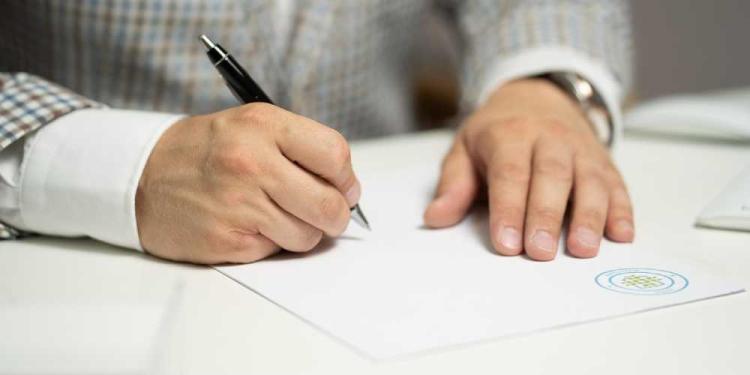 How Do Professional Athletes Get Signed? – A Guide To Contracts