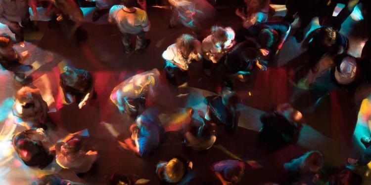 Top 6 Super Bowl Half-Time Shows – The Greatest Artists On Stage