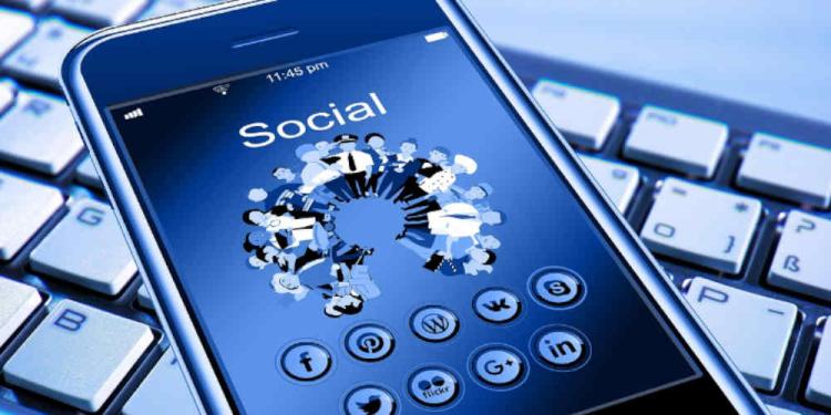 The Effects of Social Media and Instant Gaming at Online Casinos