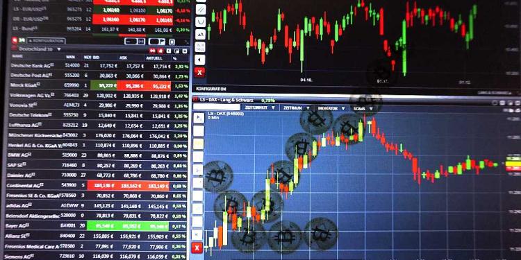 S&P 500 vs Bitcoin: Should You Bet On These Financial Assets?