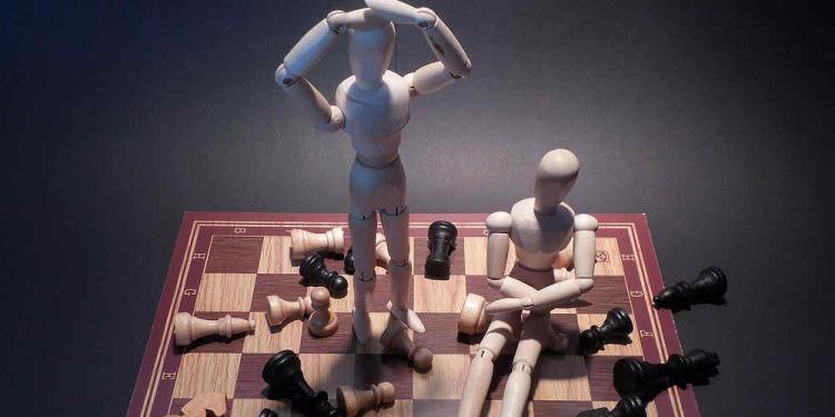 Understanding the Mathematics in Chess vs Casino Games