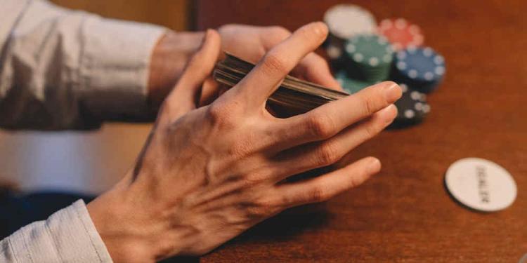 How to Start in Poker Tournaments and Win the Pot