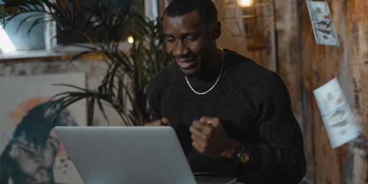 The Dark Psychology of the Parasocial Sportsbook