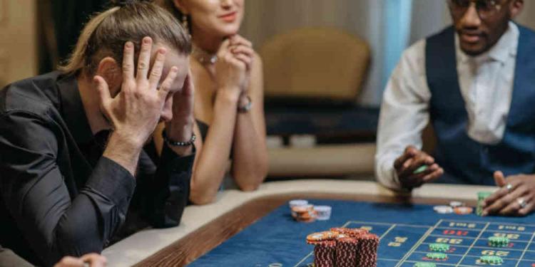 How Not to Piss-off a Casino by Understanding Floor Etiquette 